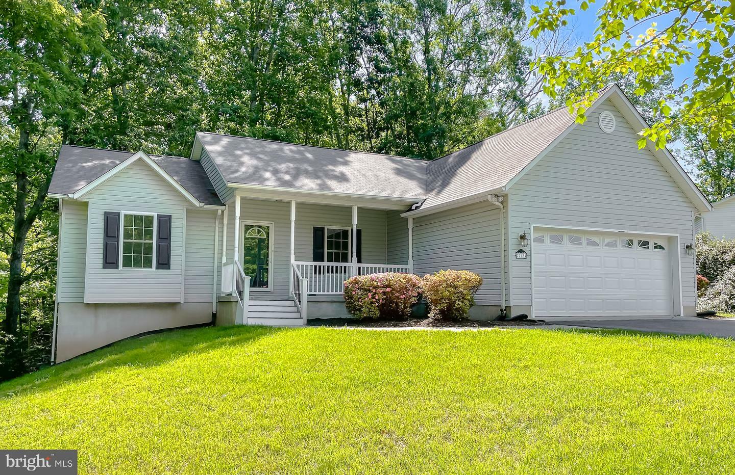 Property Photo: 22684 Rue Woods Drive MD 20653