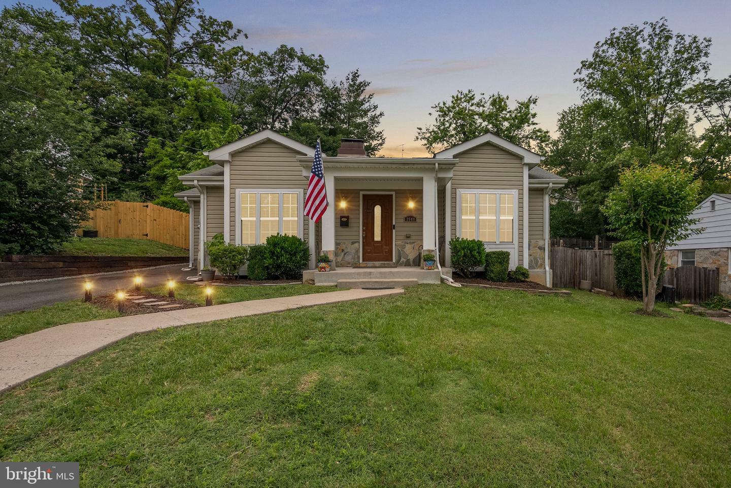 Property Photo: 3949 Taney Avenue VA 22304