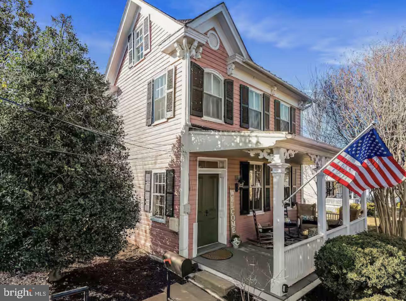Property Photo: 431 S King Street VA 20175