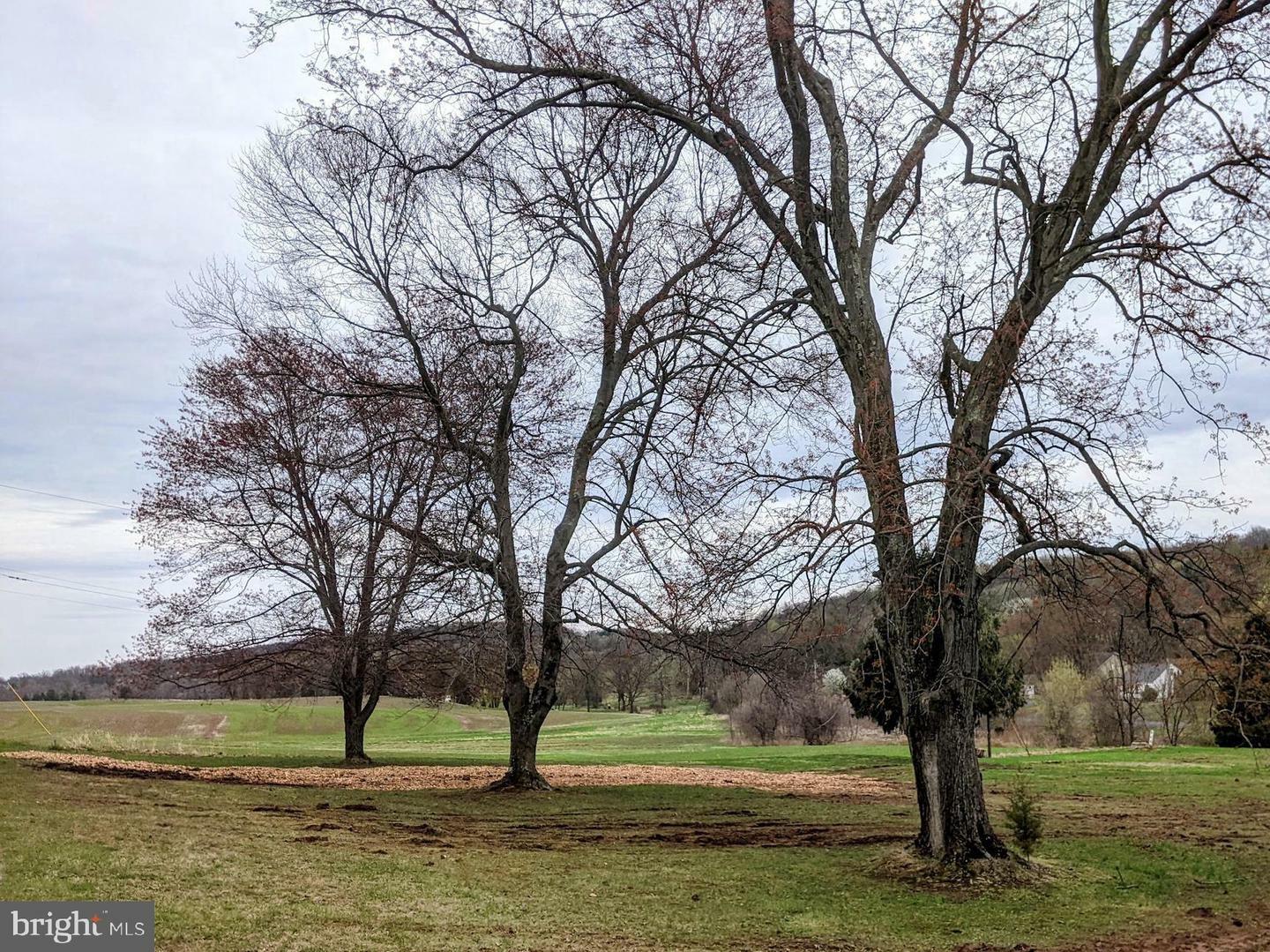 Property Photo: 1440 Valley View Rd PA 19465