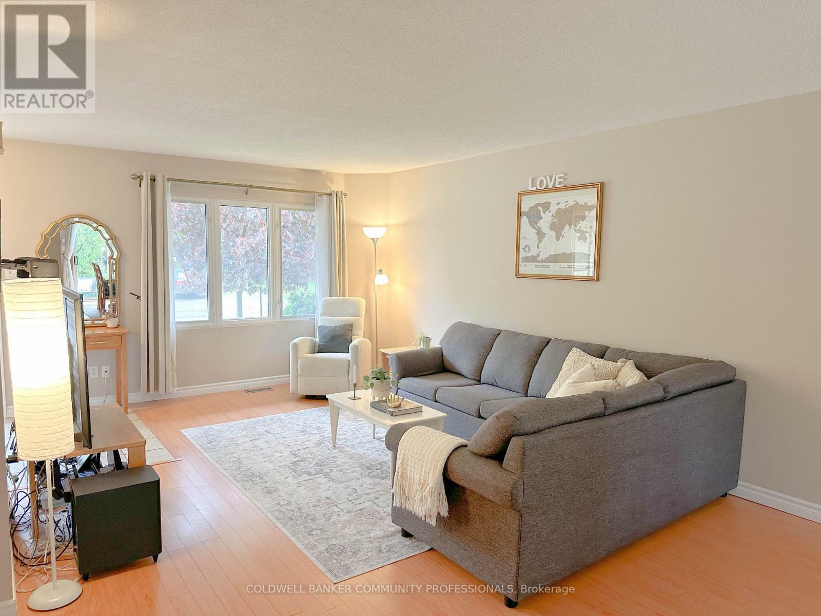 Property Photo: 657 Albert Street G ON N2L 3V5