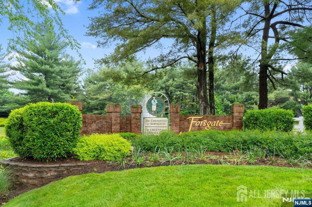 87 Fairway Boulevard  Middlesex NJ 08831 photo