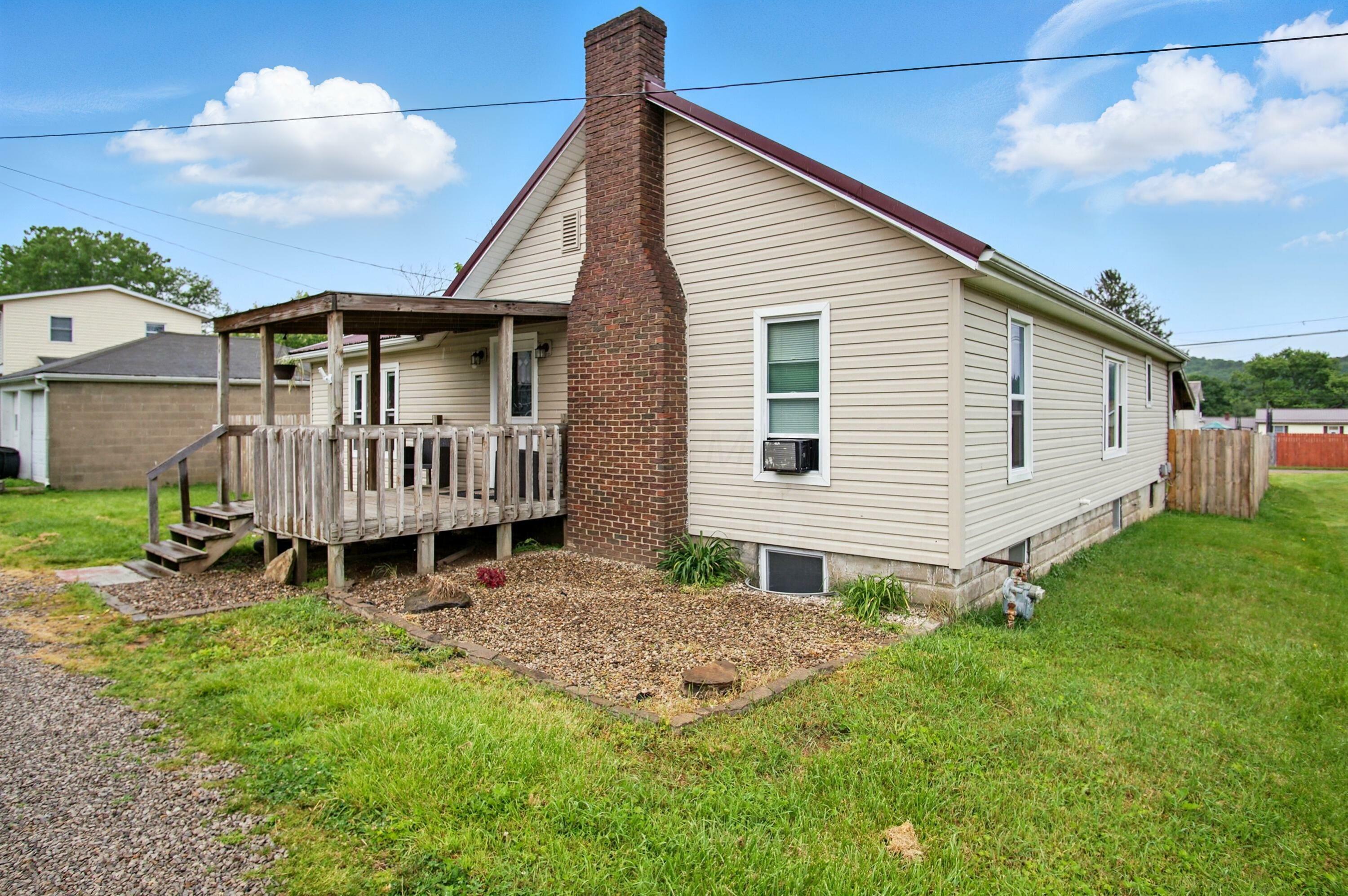 Property Photo: 618 Market Street OH 43771