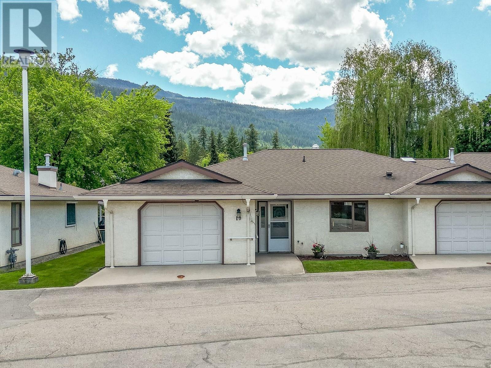 Property Photo: 151 8 Avenue Southwest 10 BC V1E 1B9