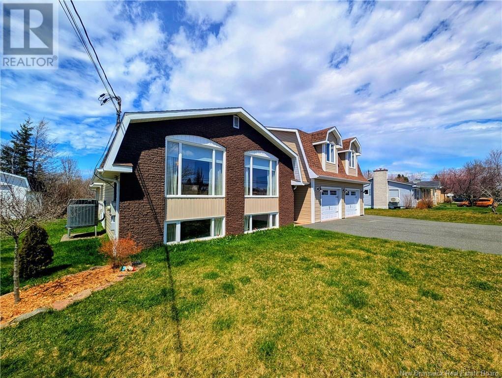 Photo de la propriété: 850 Des Acadiens Boulevard NB E1W 1H3
