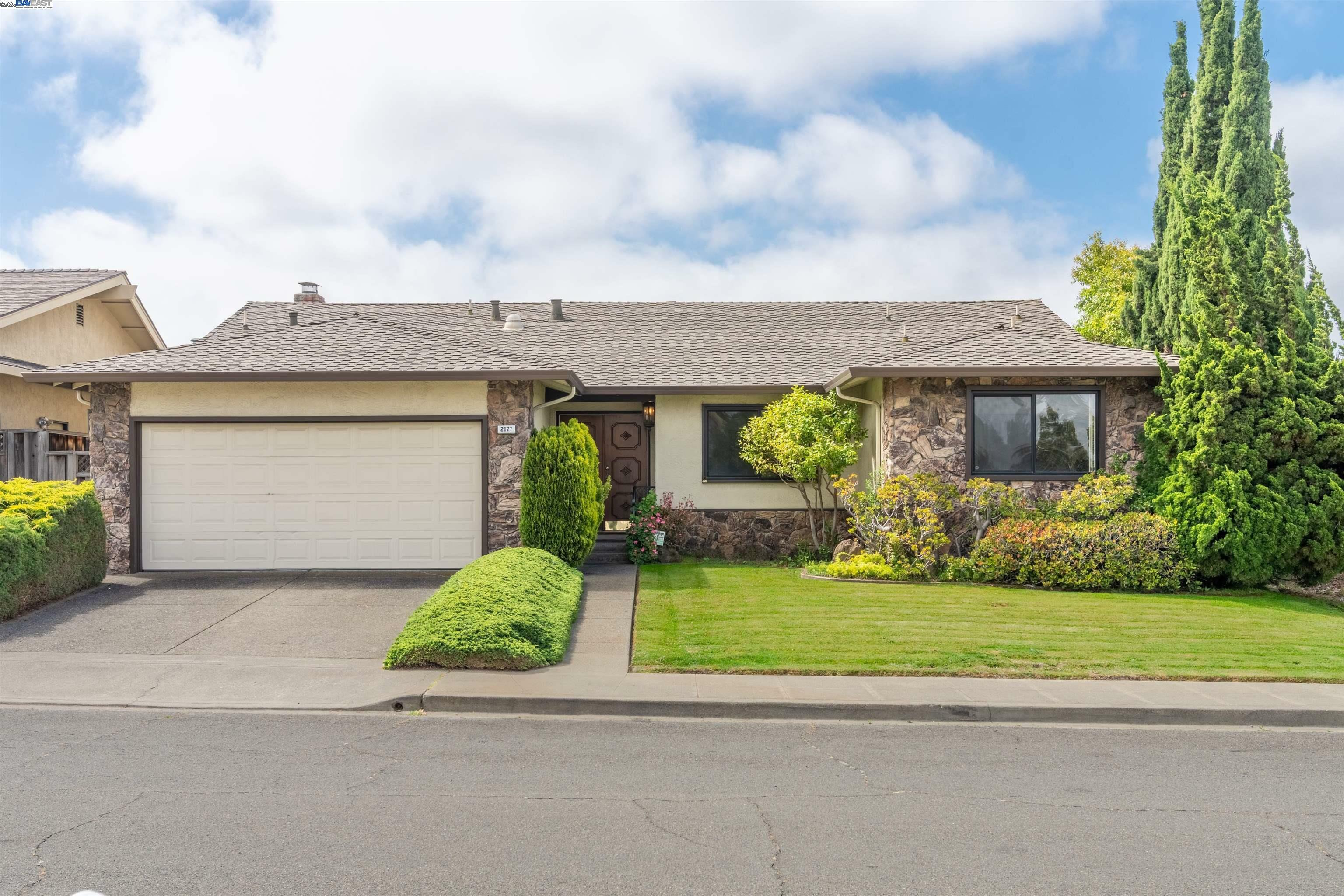 Property Photo: 2177 Hillside Cir CA 94577