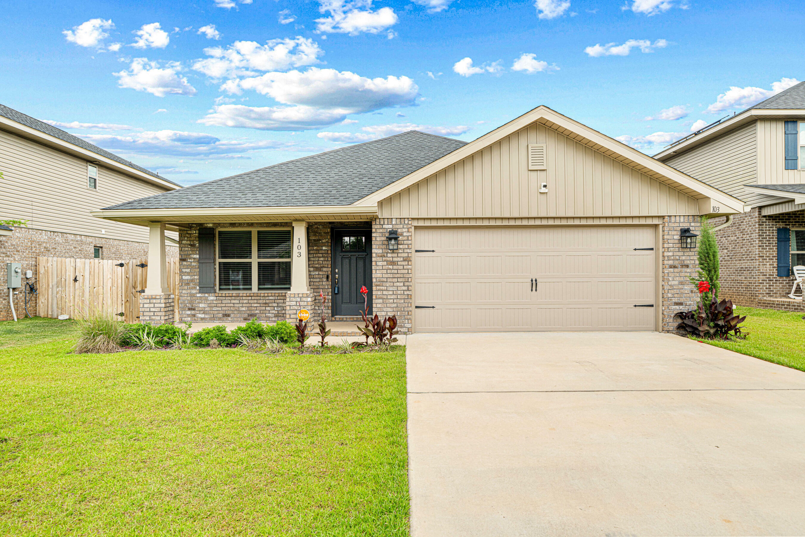 Property Photo: 103 Ridgeway Circle FL 32536