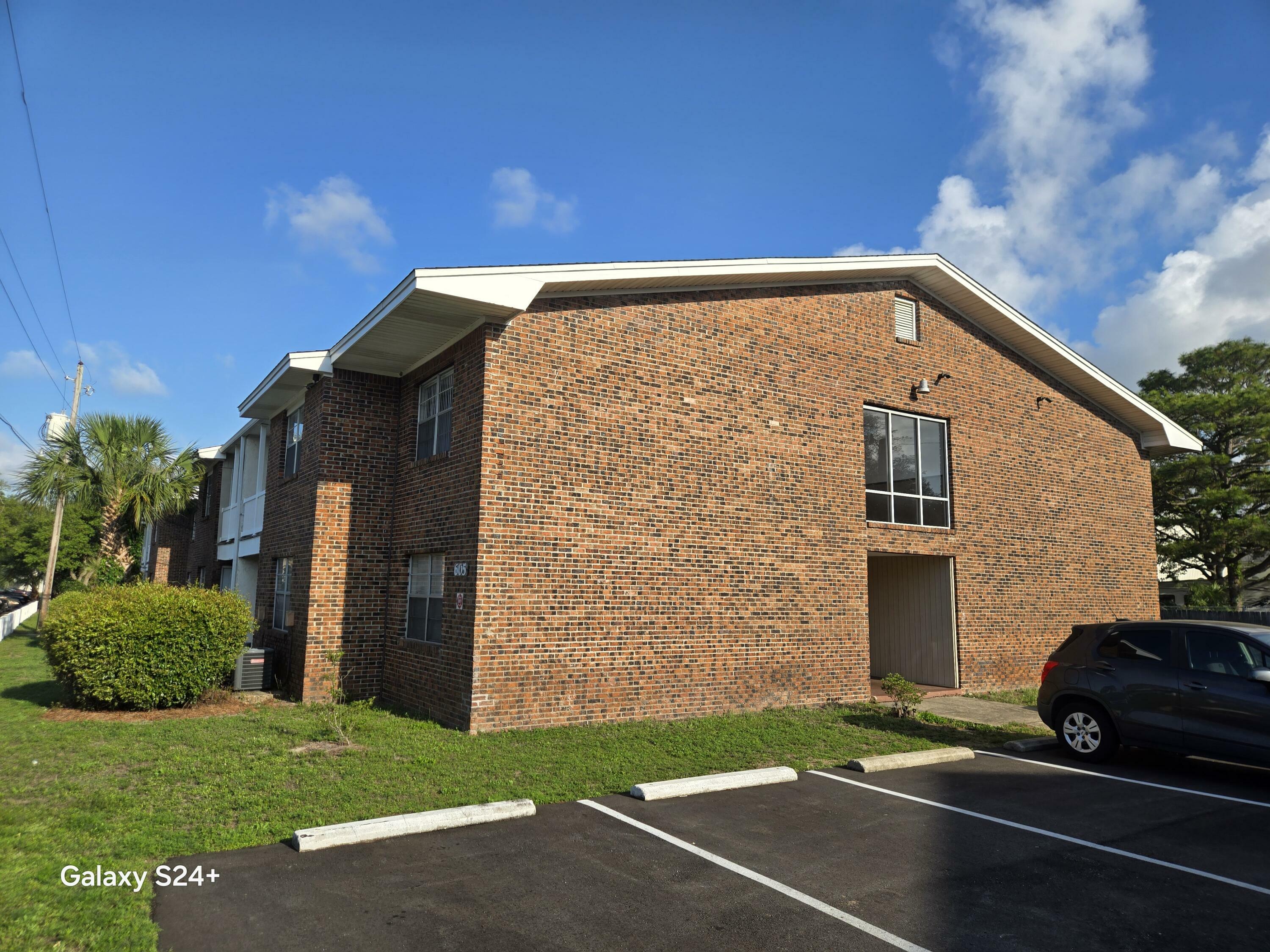 Property Photo: 605 Colonial Drive 4 FL 32547
