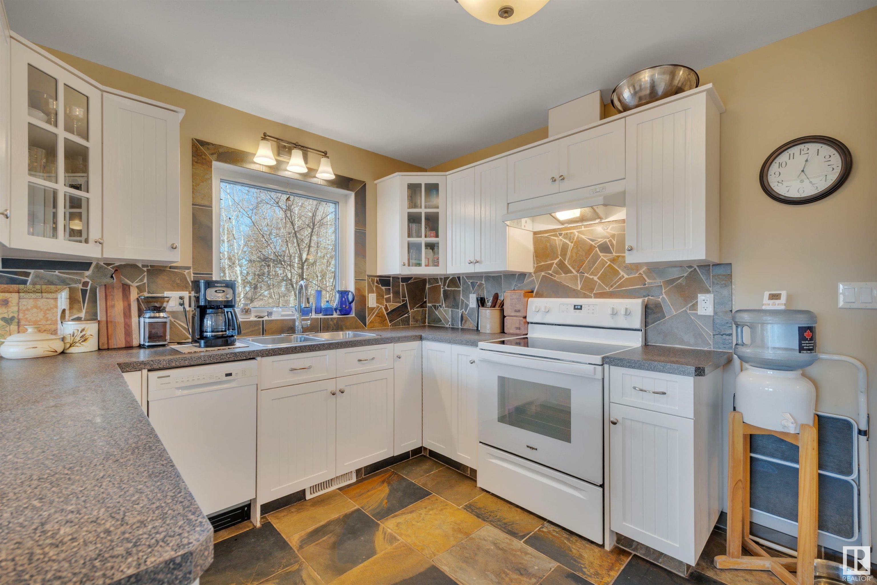 Property Photo: 49045 Rge Road 271 AB T0C 0B7