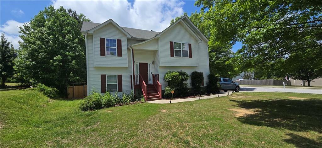 Property Photo: 8436 Cyprus Ridge Way GA 30134