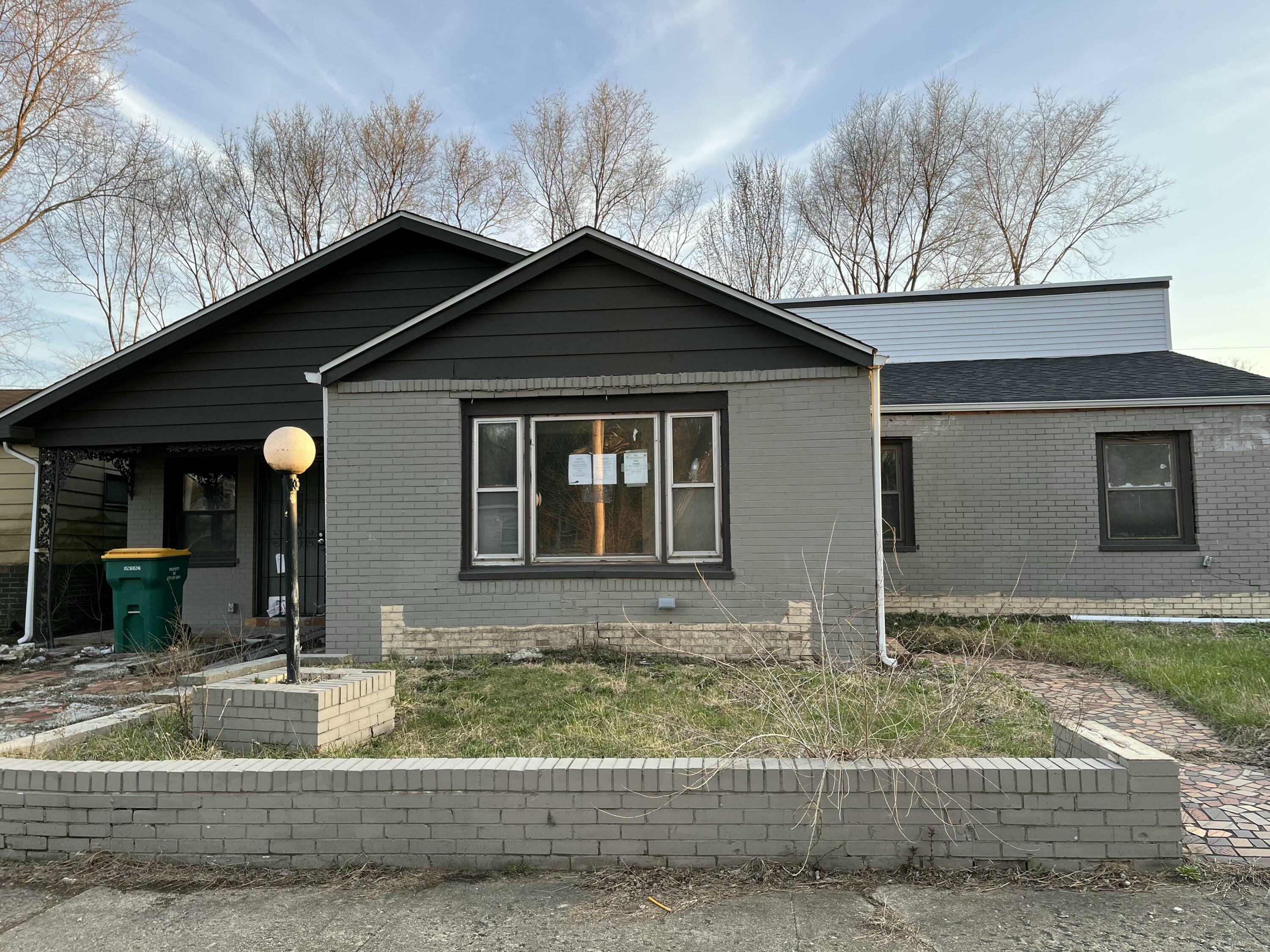 Property Photo: 4233 W 19th Place IN 46404