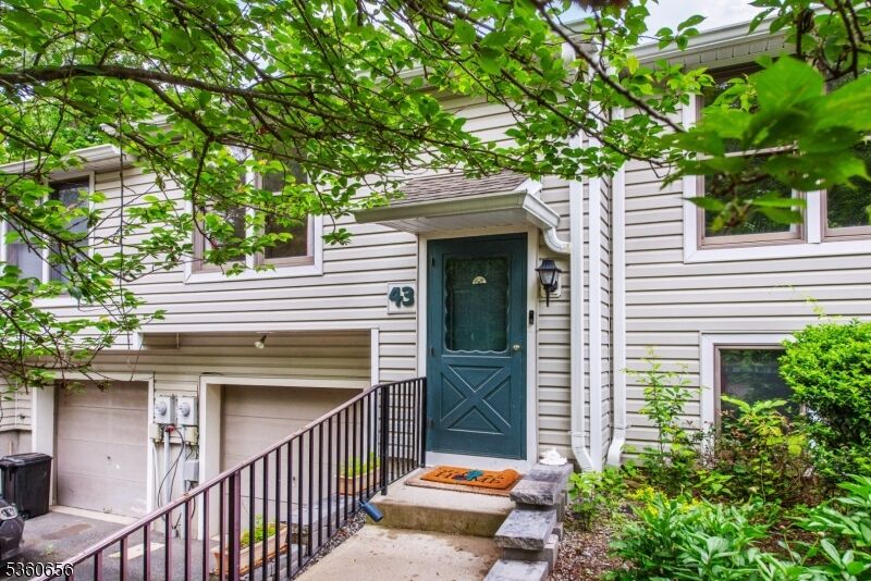 Property Photo: 43 Quail Ct NJ 07419