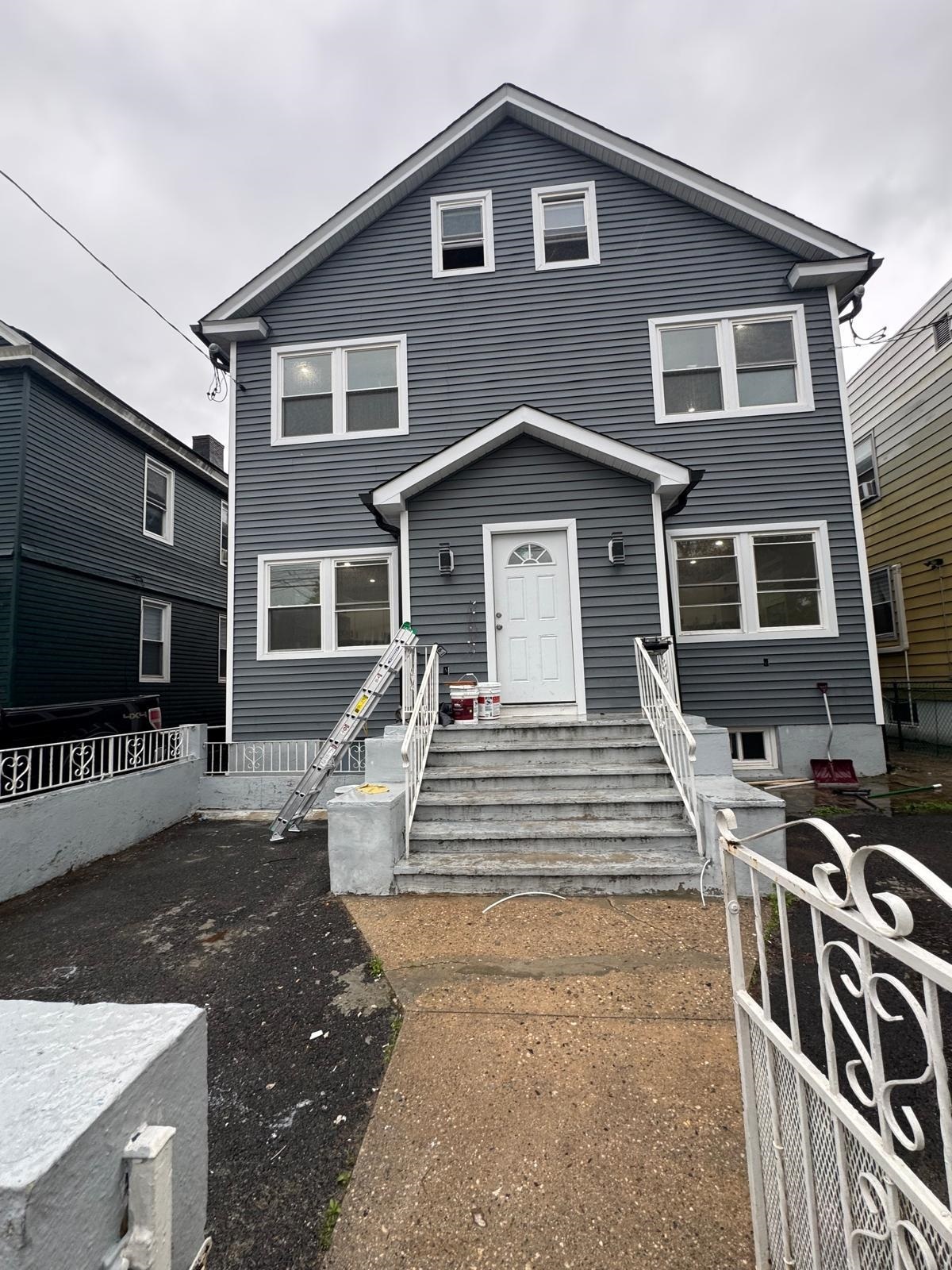 Property Photo: 1056-1060 Kilsyth Rd 2L NJ 07208