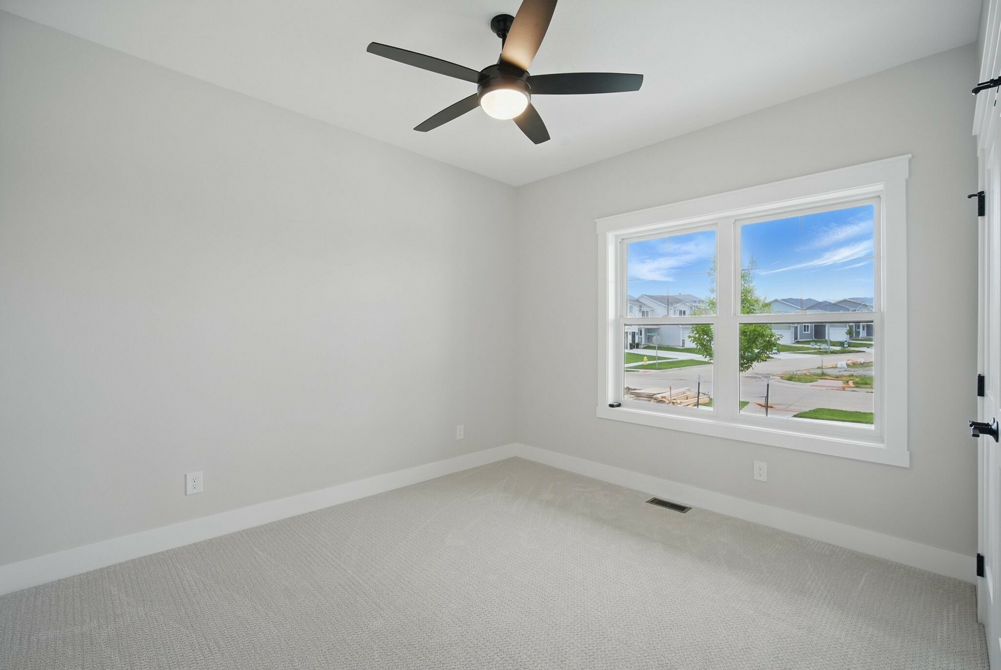 Property Photo: 1216 Orchard Hills Drive IA 50211