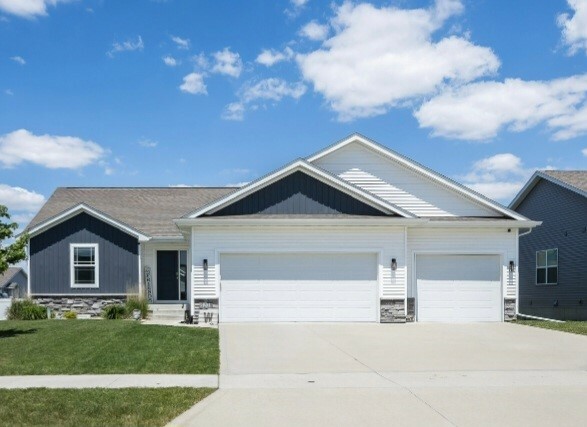 3208 NW Reinhart Drive  Ankeny IA 50023 photo