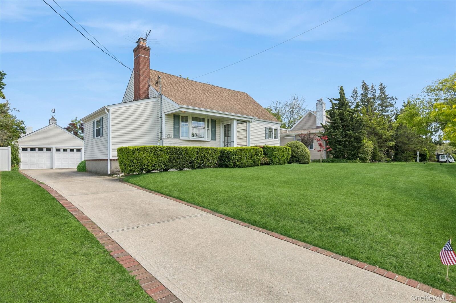 Property Photo:  10 Frankel Road  NY 11758 