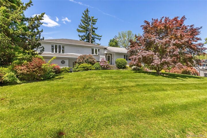 Property Photo:  2307 Hawthorne Drive  NY 10598 