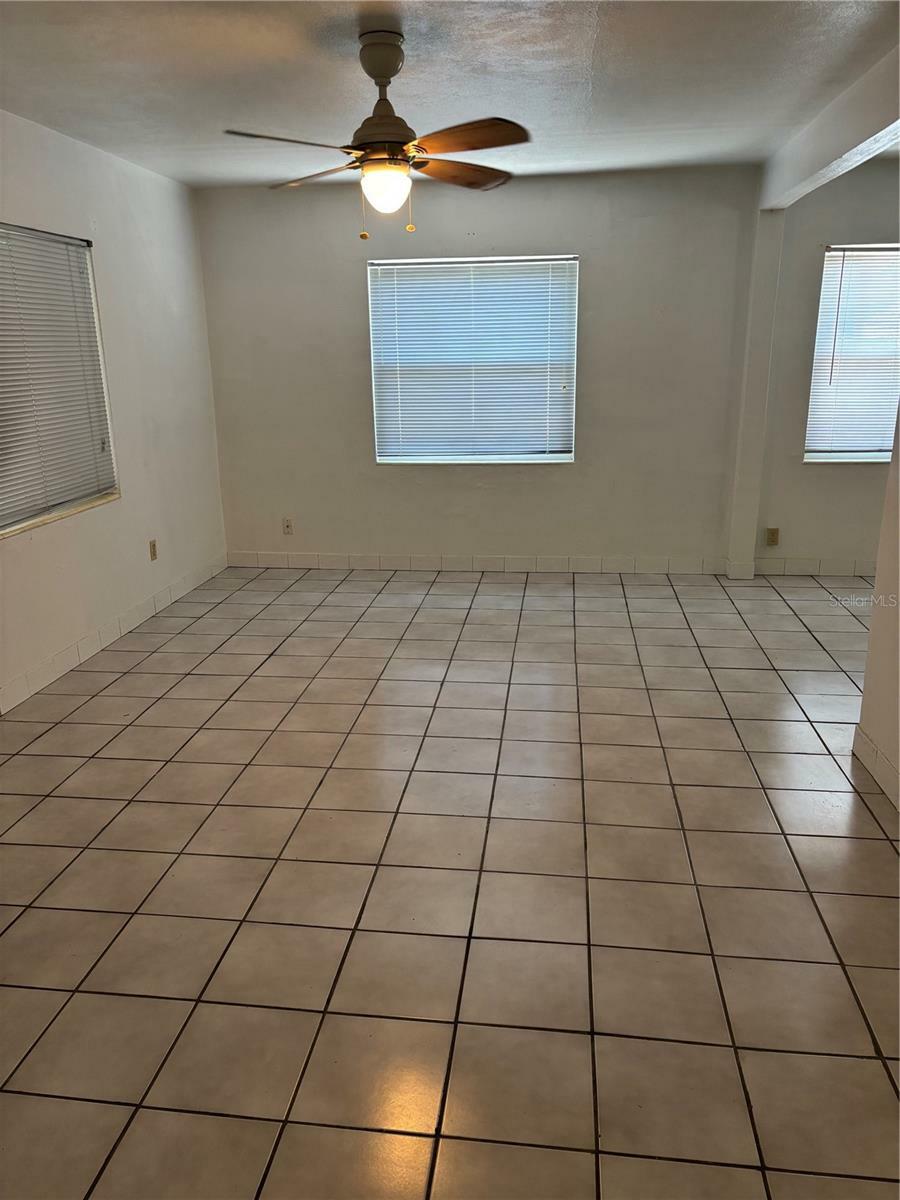 Property Photo: 5008 N Suwanee Avenue FL 33603