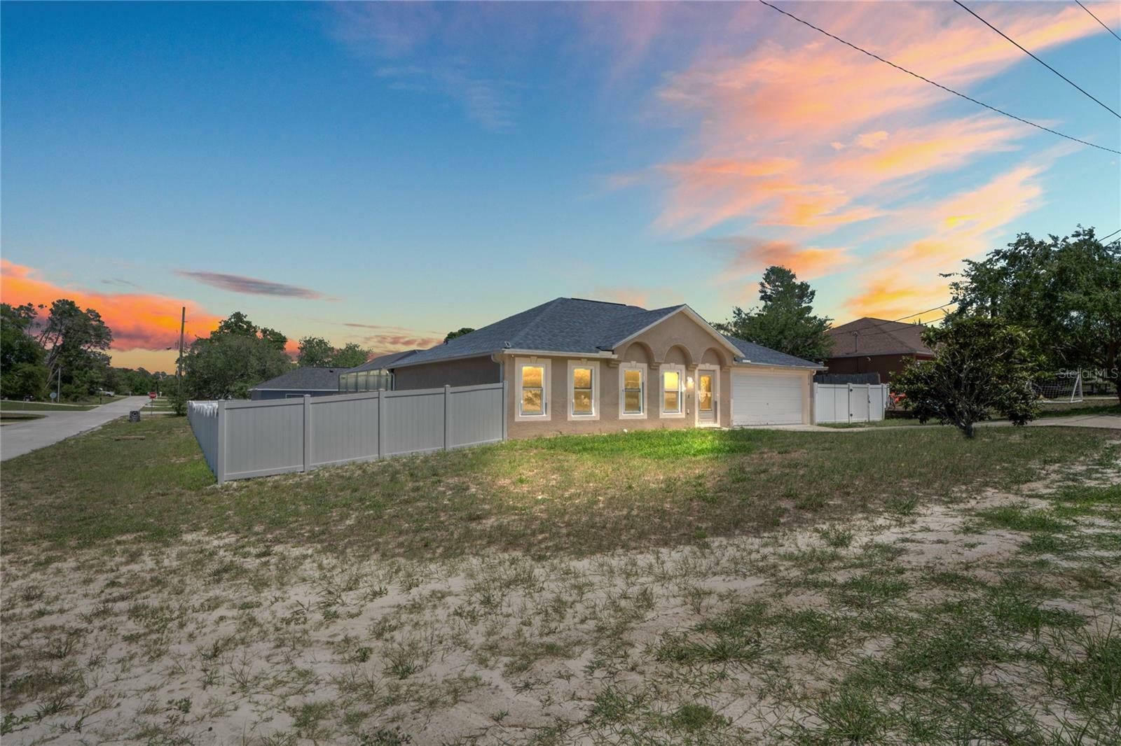 Property Photo: 5510 Moongate Rd FL 34606
