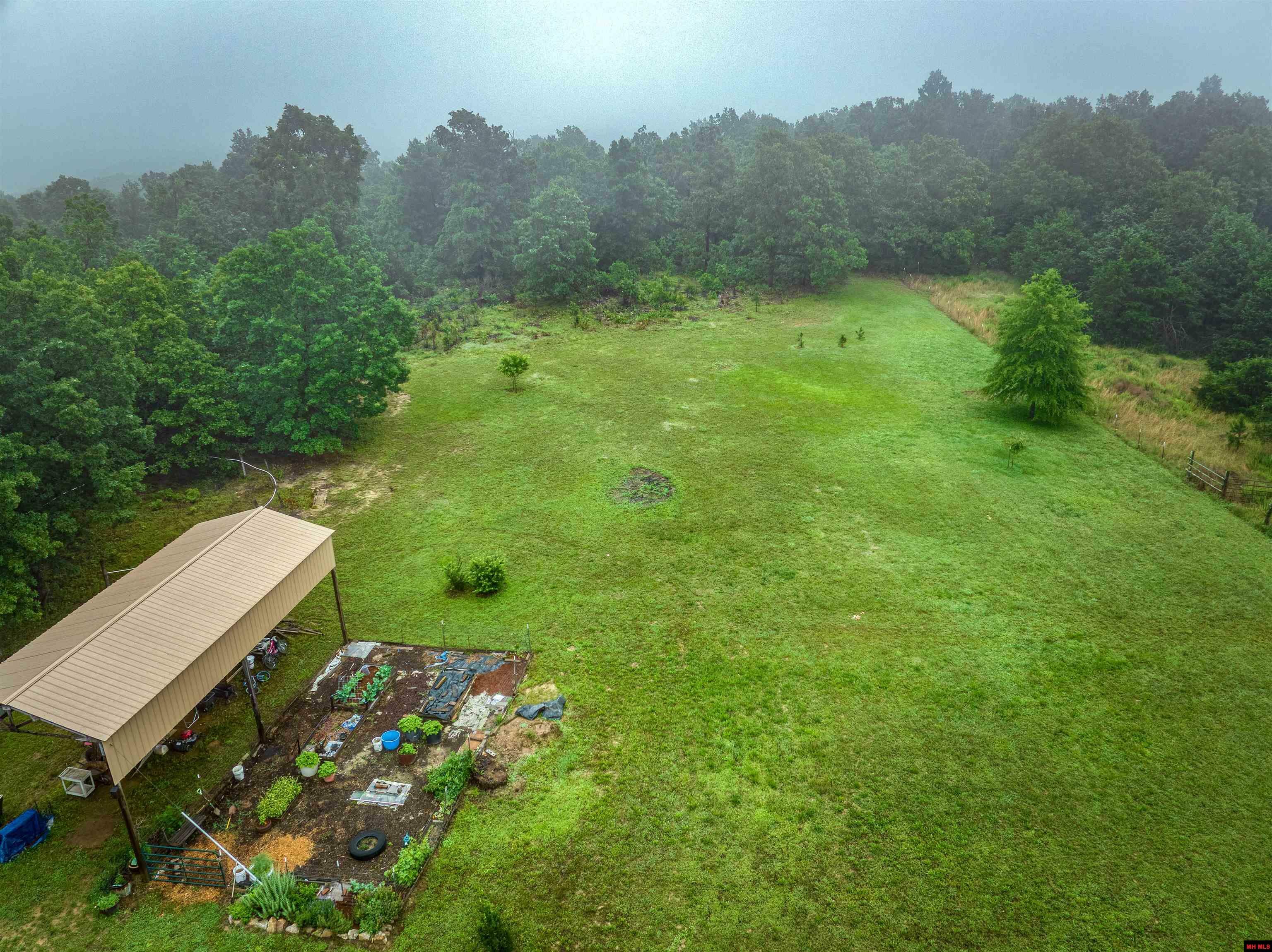 Property Photo: 1622 Wood Valey Rd AR 72576