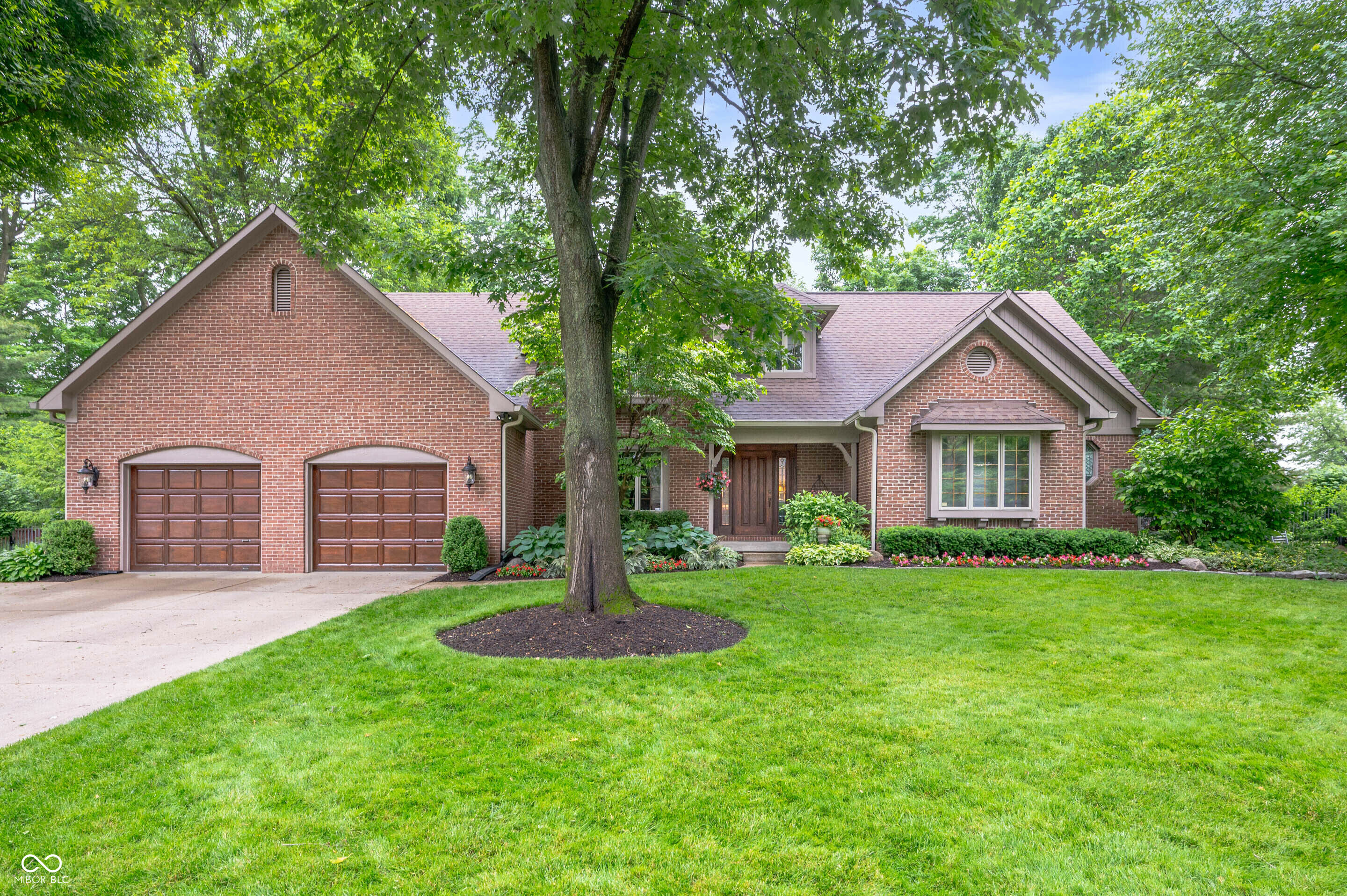 Property Photo: 6575 Robin Hood Drive IN 46227