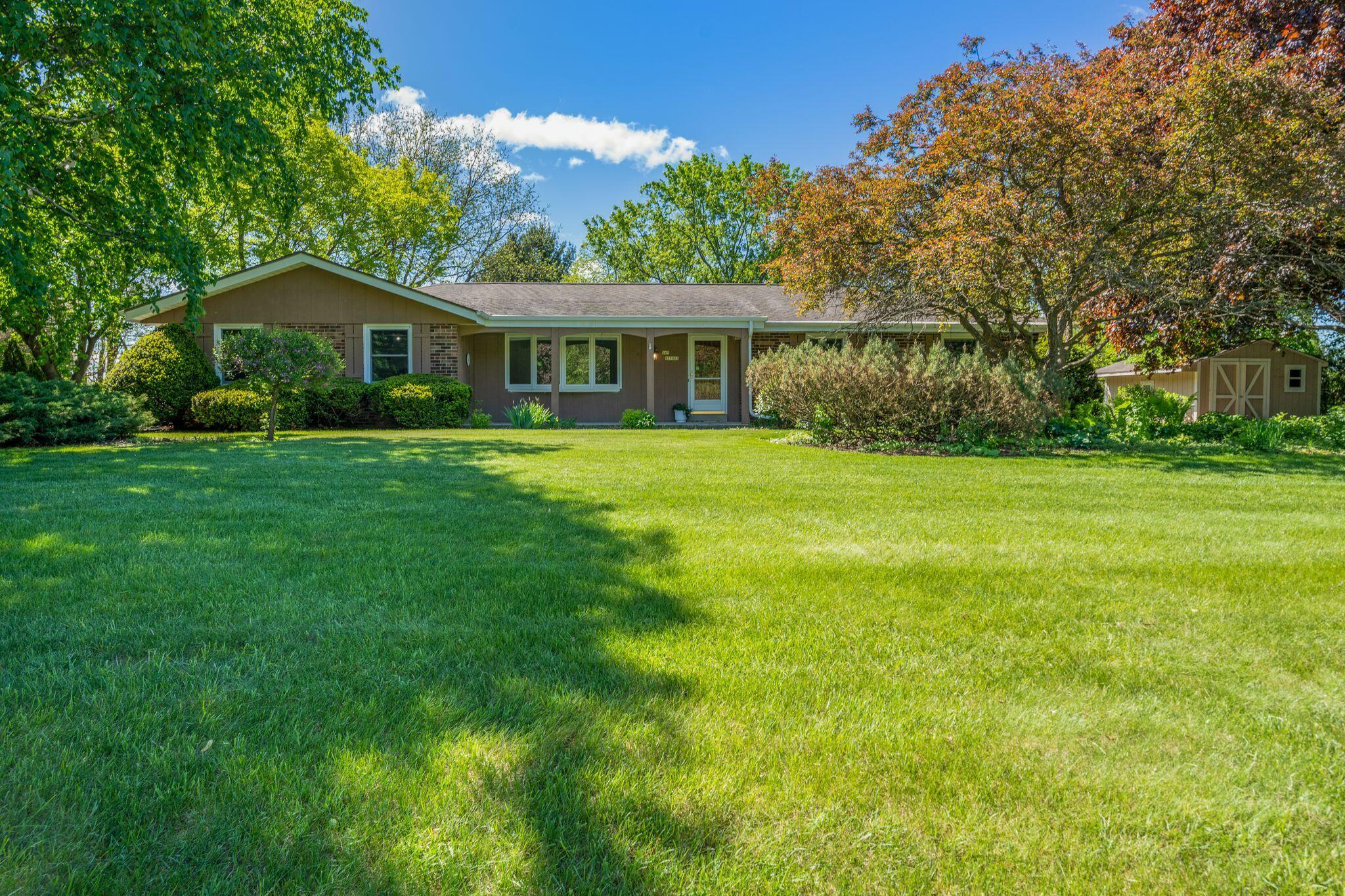 Property Photo: S45w25083 Black Oak Ln WI 53189
