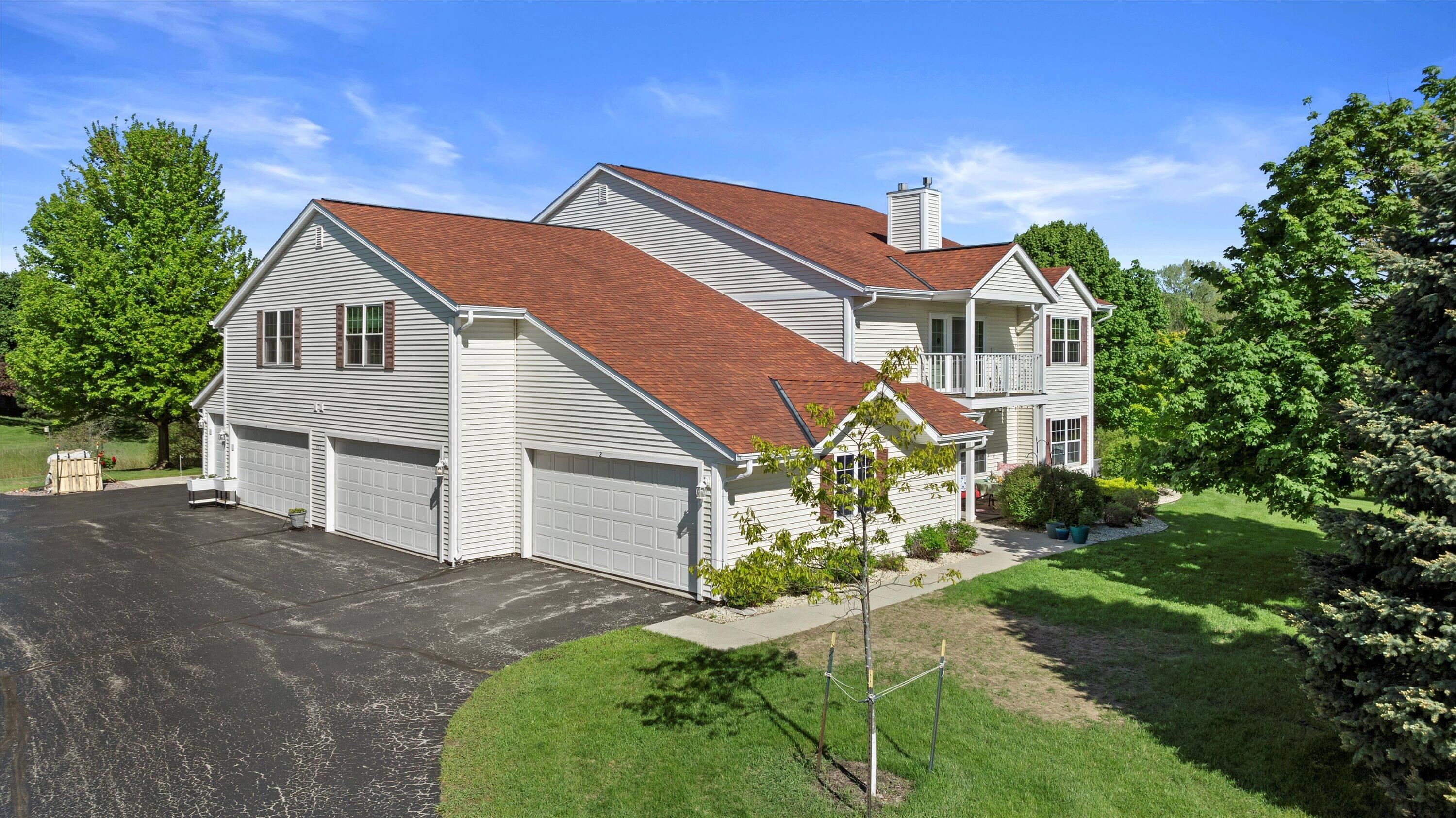 Property Photo: 660 Wood River Ct 1 WI 53095