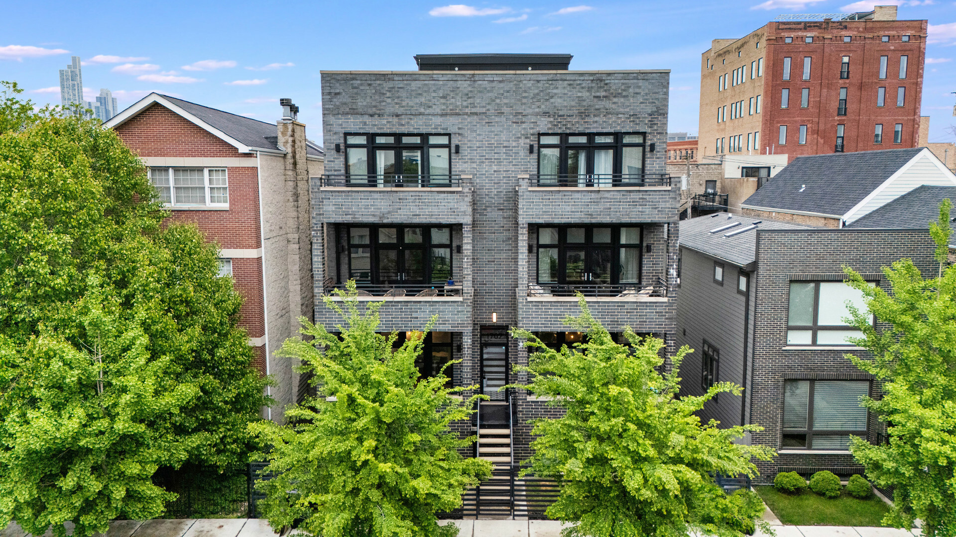 1707 S Jefferson Street 1  Chicago IL 60616 photo