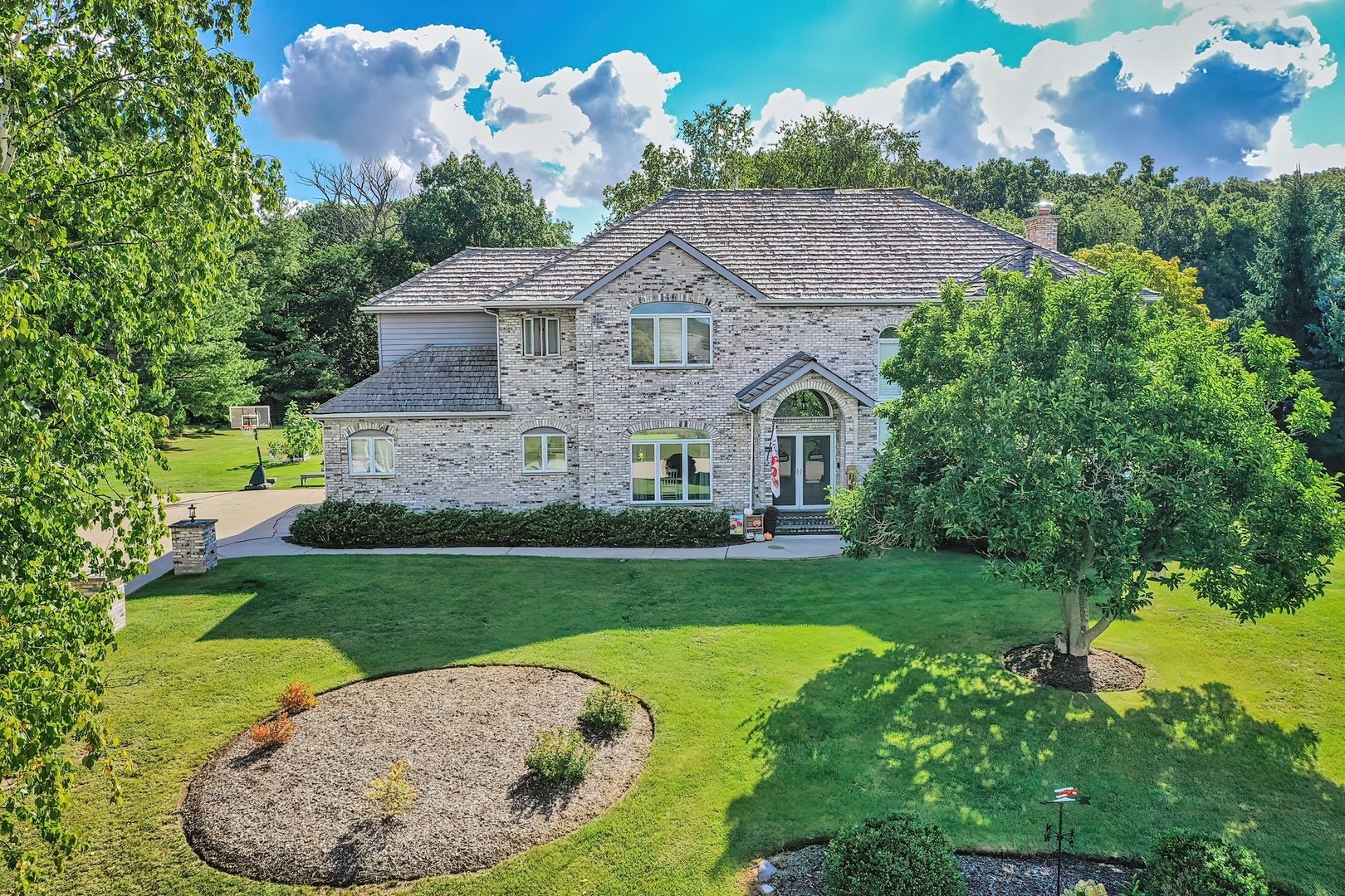 1551 Daybreak Drive  Libertyville IL 60048 photo