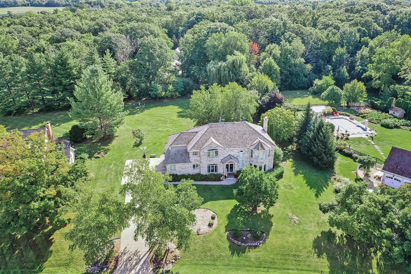 Property Photo: 1551 Daybreak Drive IL 60048