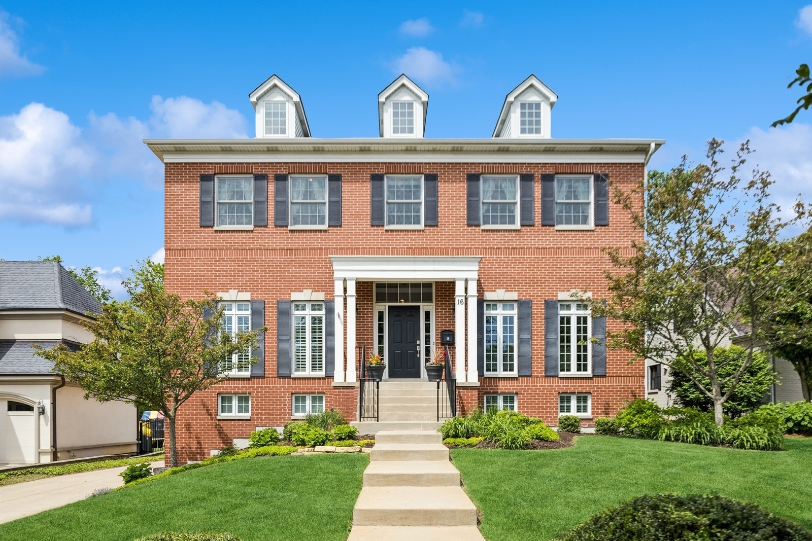 16 Tuttle Avenue  Clarendon Hills IL 60514 photo