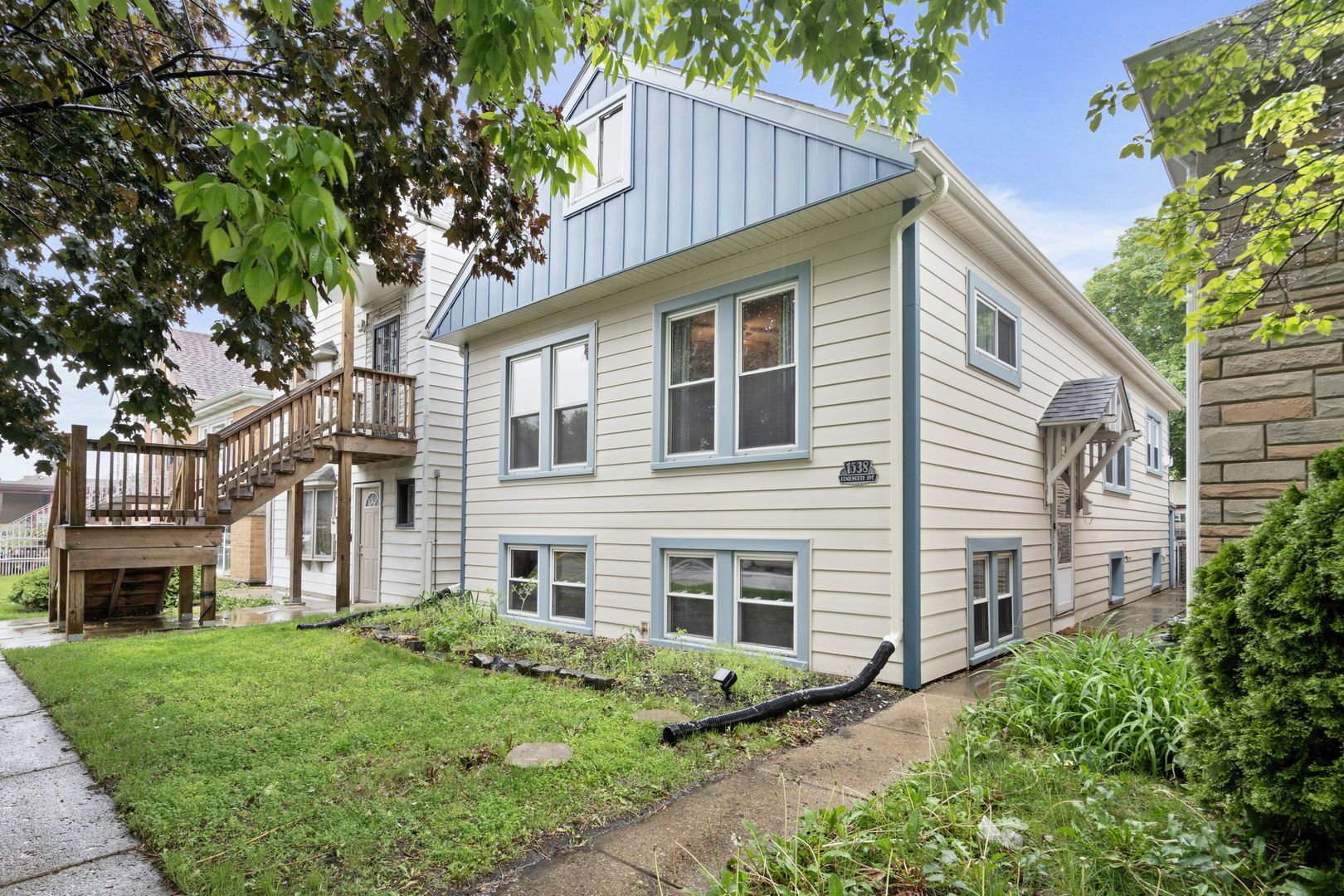 Property Photo: 1538 Kenilworth Avenue IL 60402