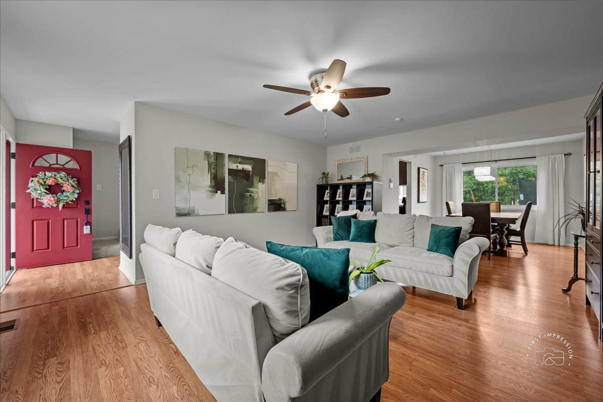 Property Photo: 54 W 18th Street IL 60148