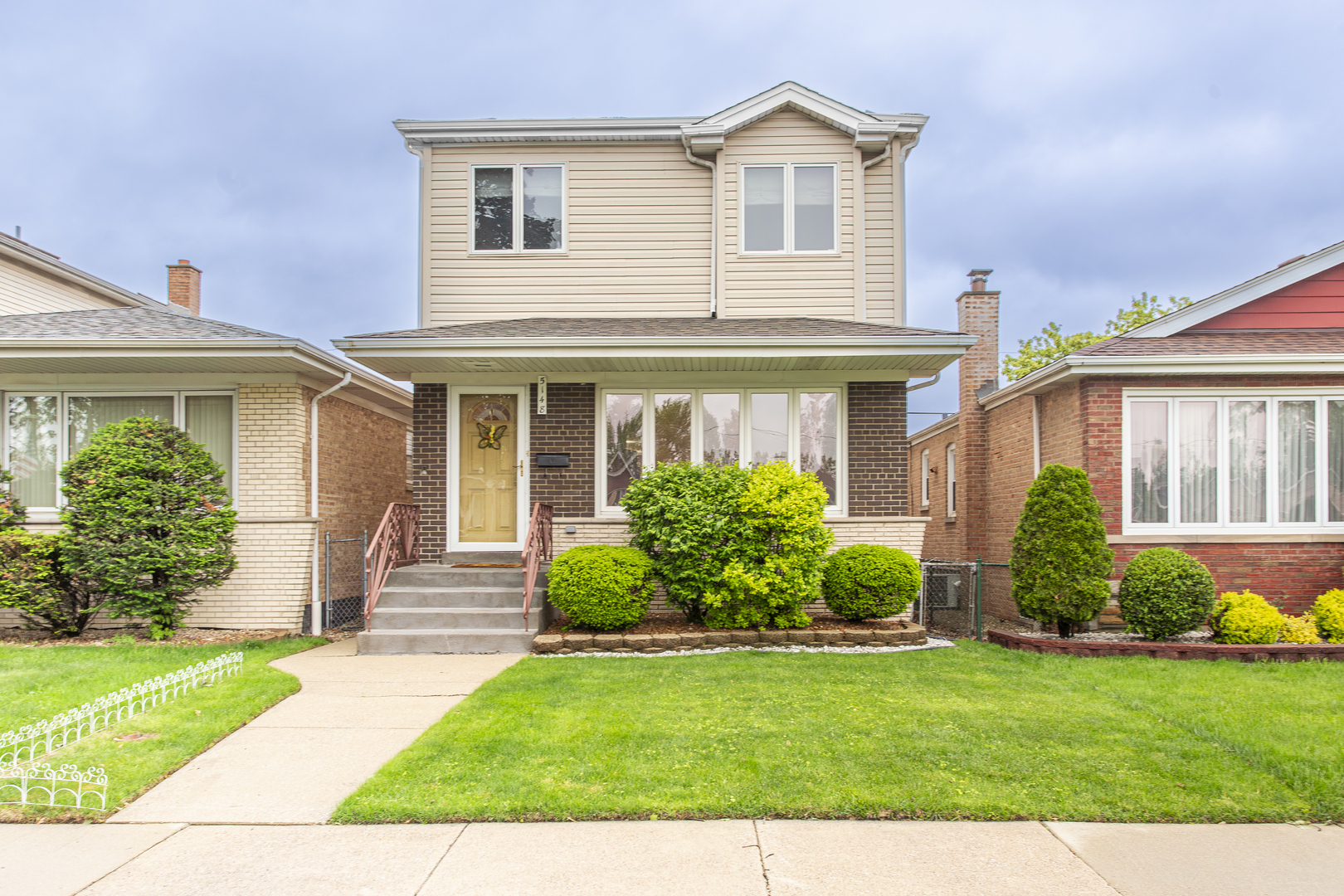 5148 S Newland Avenue  Chicago IL 60638 photo