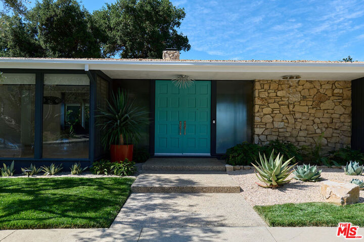Property Photo: 16045 Royal Mount Drive CA 91436