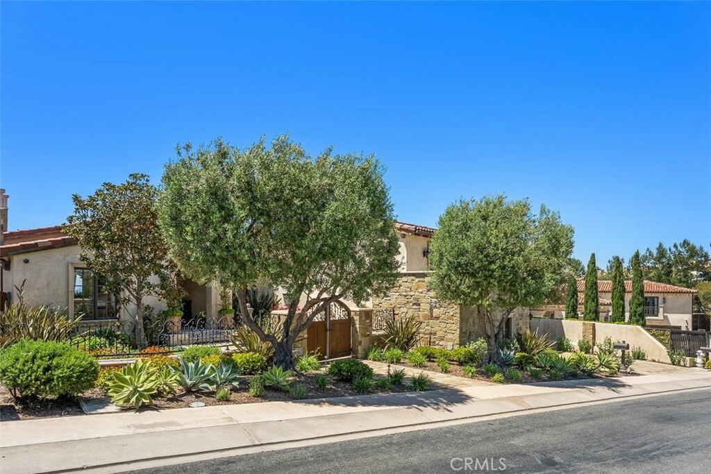 Property Photo: 35 Shoreline Drive CA 92629