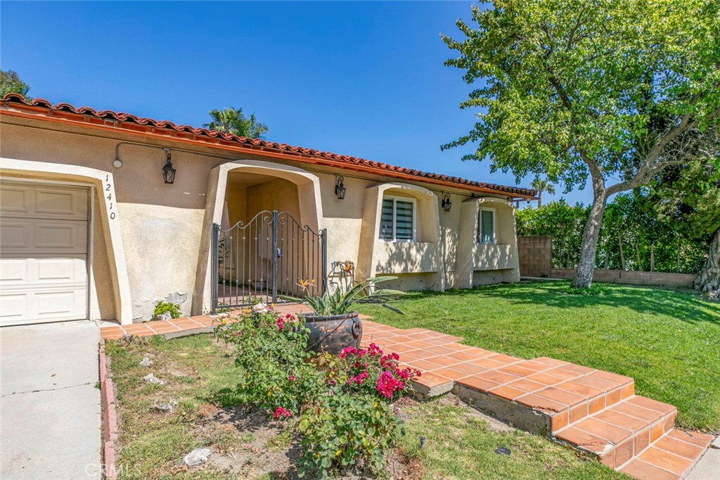 Property Photo: 12410 McLennan Avenue CA 91344