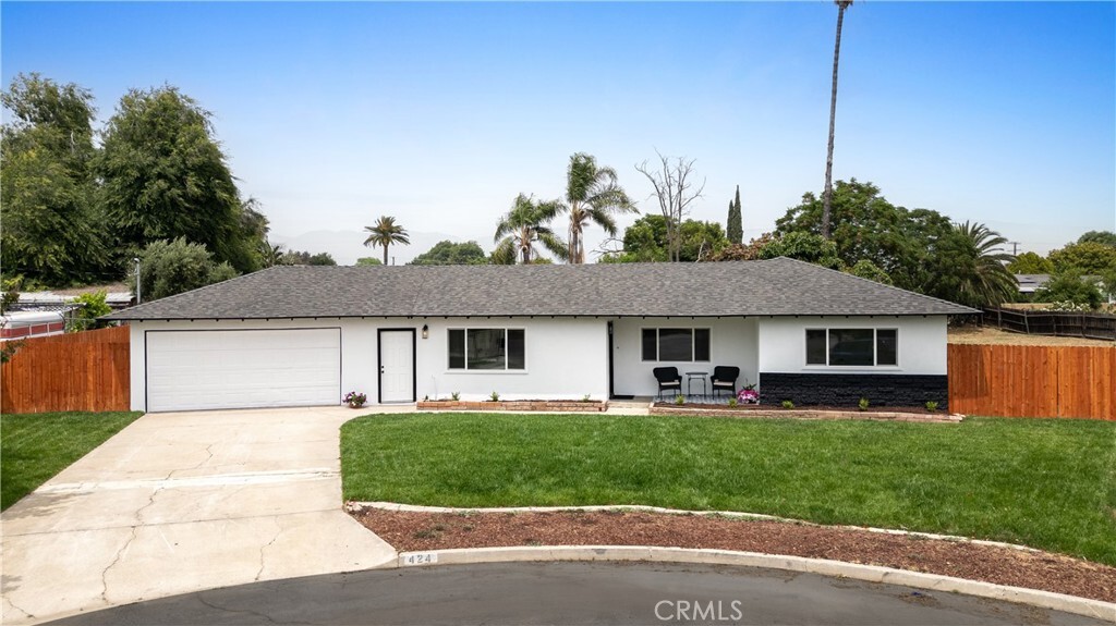 Property Photo: 424 E Victoria Street CA 92376