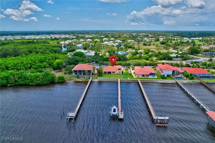 Property Photo:  6140 River Shore Court  FL 33917 