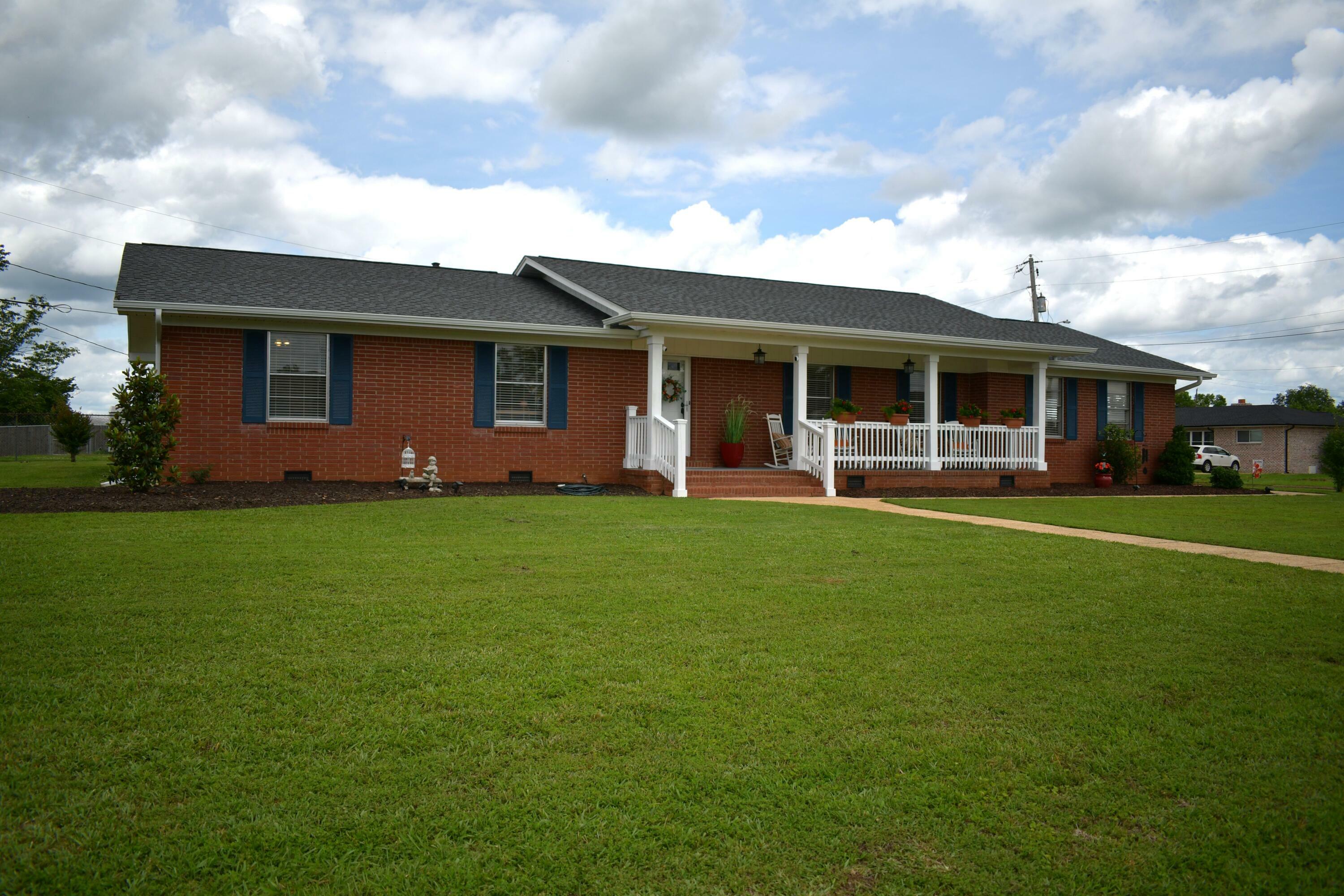 Property Photo:  1201 Lake Drive  MS 38821 