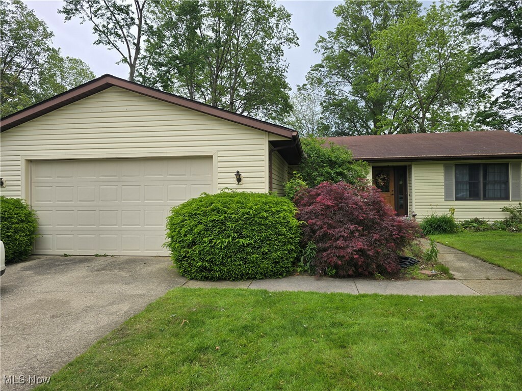 Property Photo: 1055 Royal Drive OH 44001