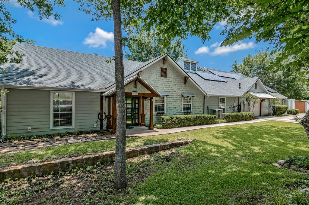 Property Photo: 900 N Dove Road TX 76051