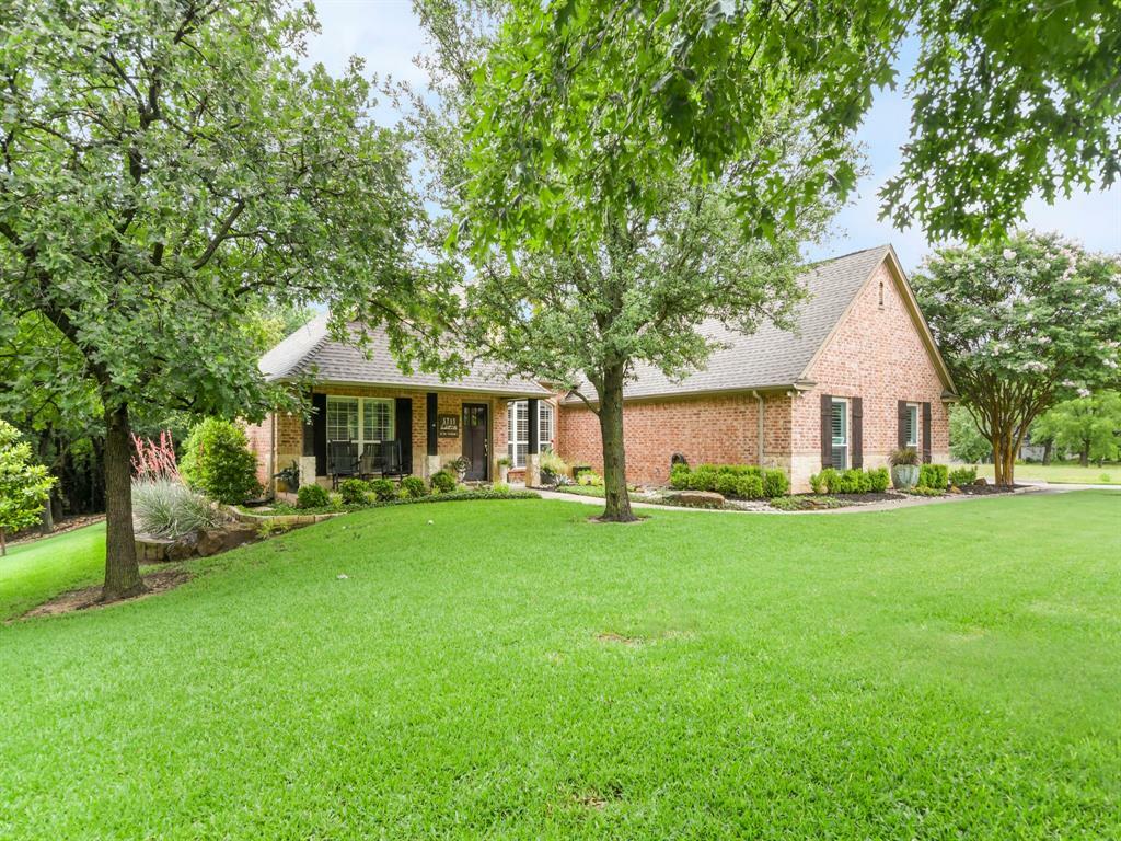Property Photo: 1951 Ravenwood Drive TX 76262