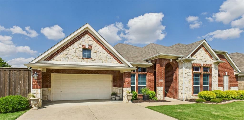 Property Photo: 1409 Stoney Hills Drive TX 75104