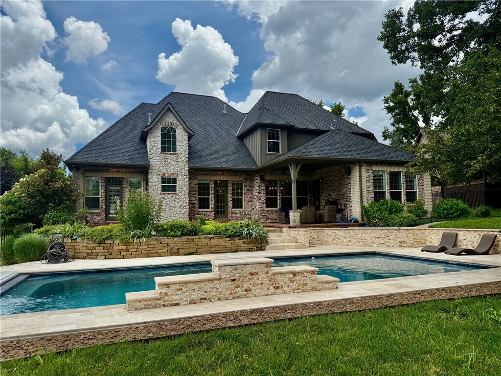 Property Photo: 1000 NW Provence Place AR 72712