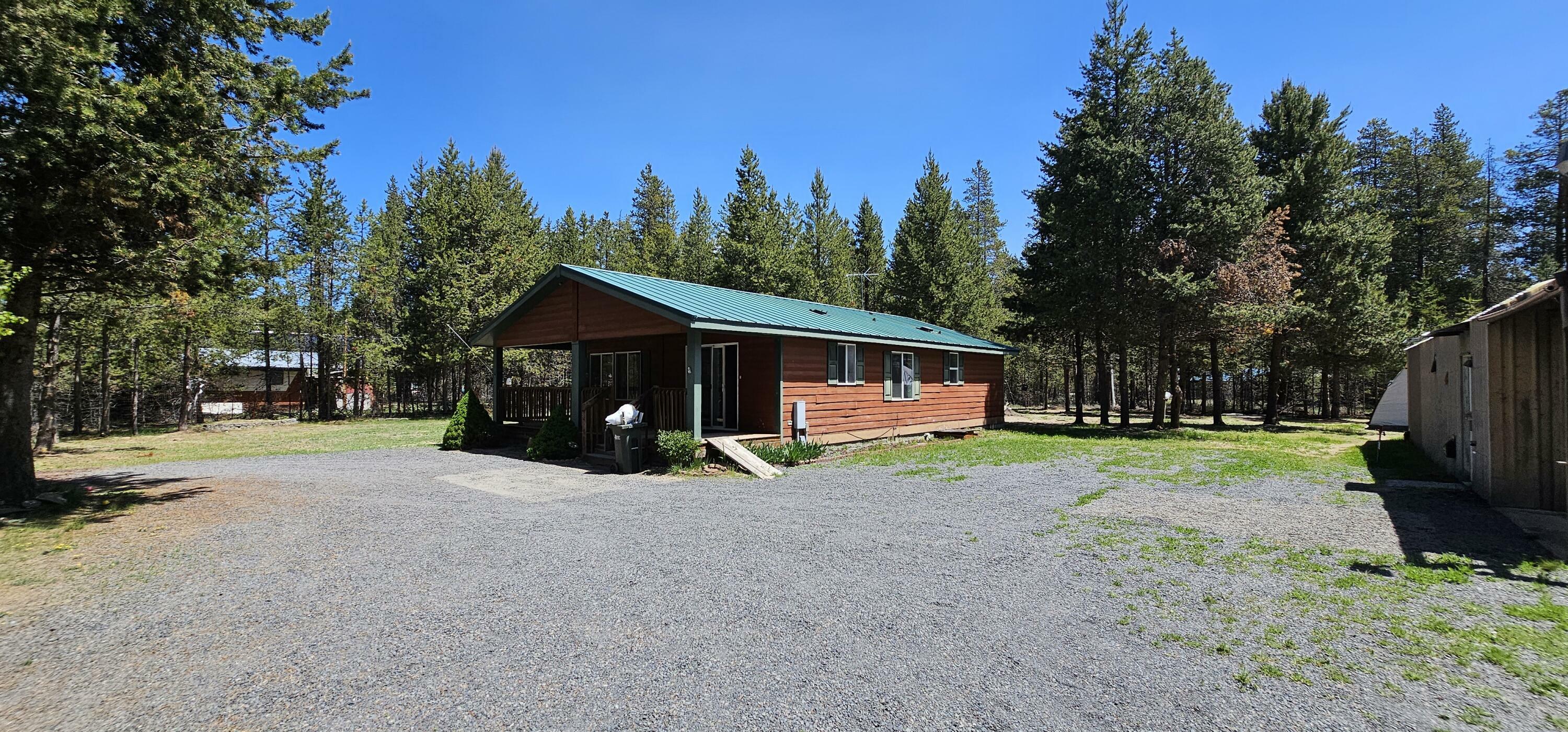 Property Photo: 52260 Stearns Road OR 97739