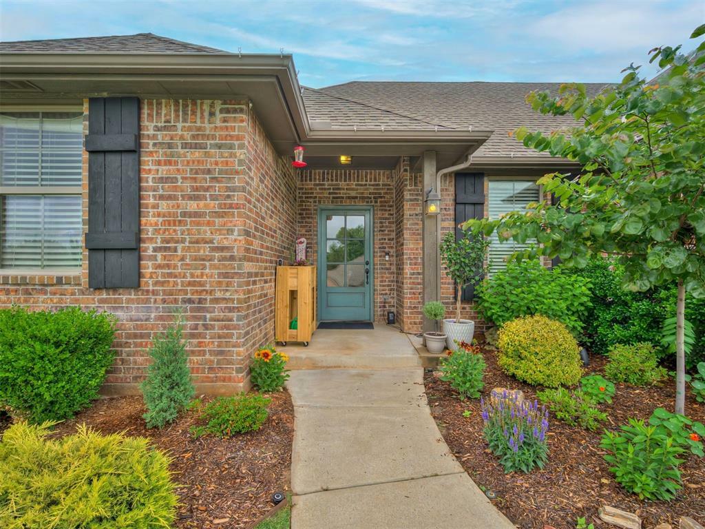 Property Photo: 12052 Acorn Terrace OK 73044