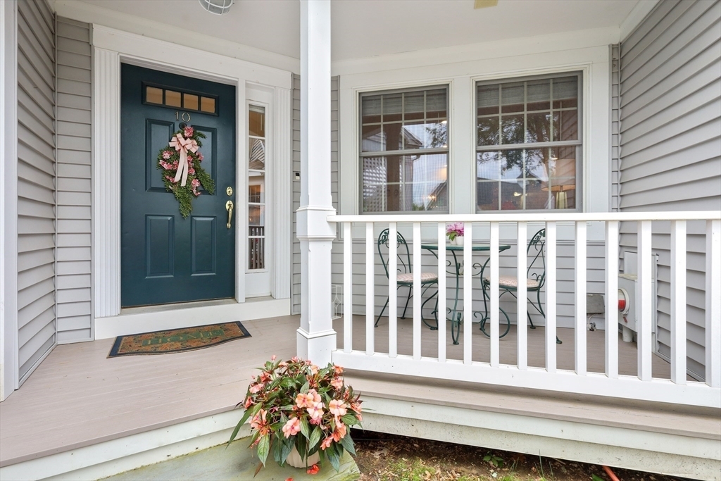 Property Photo:  10 Highcroft Way 10  MA 01748 