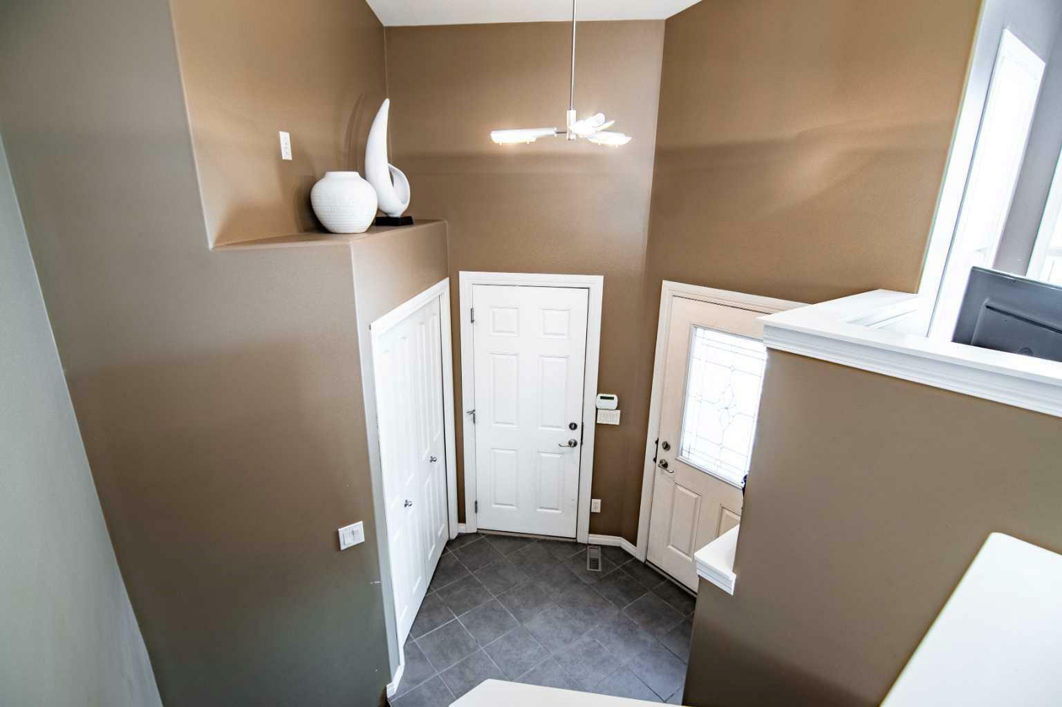 Property Photo:  35 Vath Place  AB T4R 0G2 