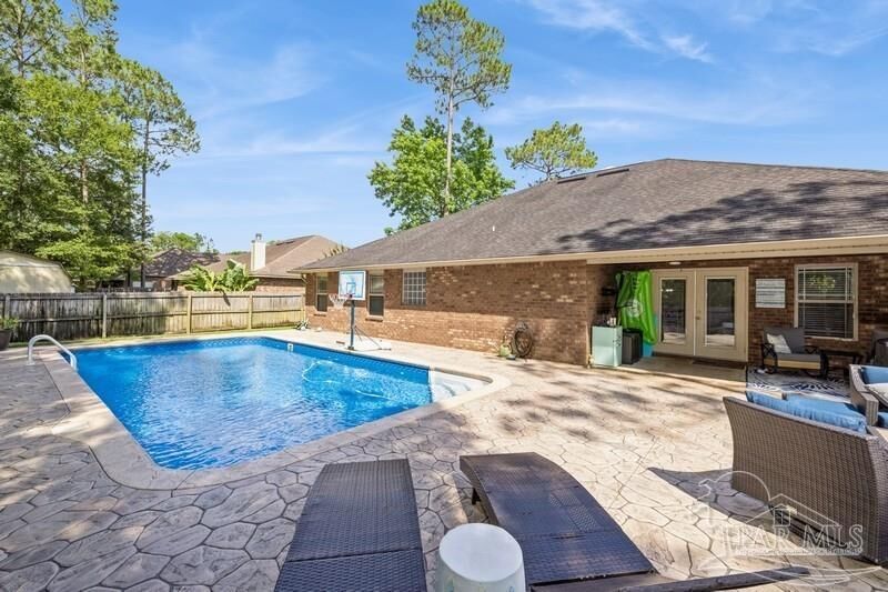 Property Photo: 6129 Stonechase Blvd FL 32571